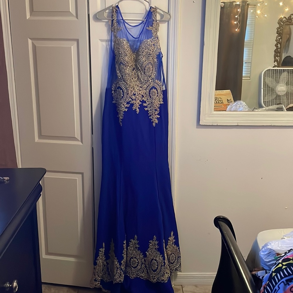 Role blue and gold